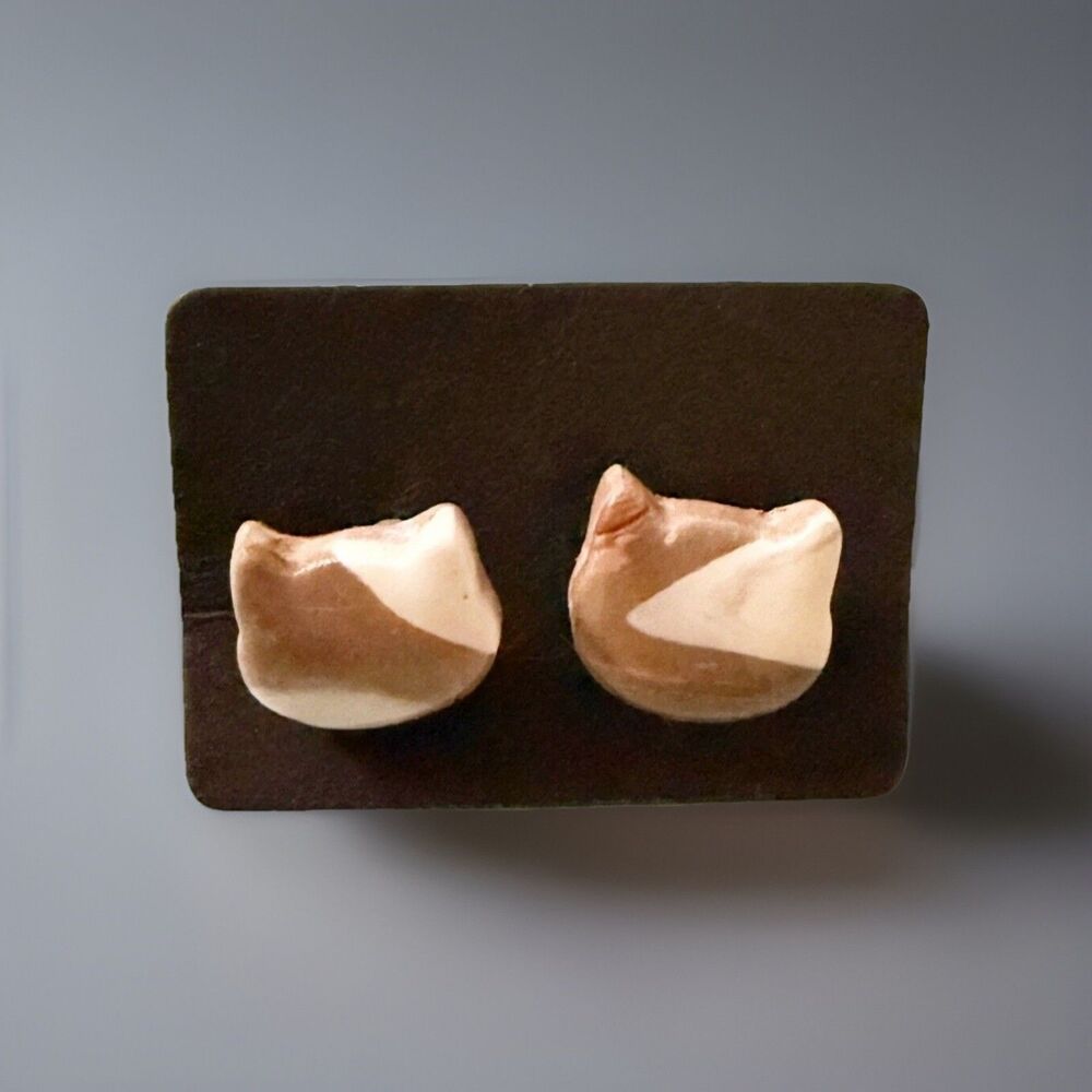 Cat Kitten Stud Earrings Hypoallergenic Taupe Ivory Gray Shiny NEW